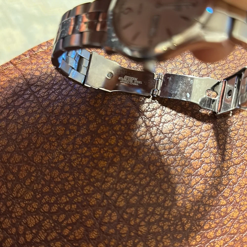 CITIZEN MENS SILVER COLOR WATCH WITH NEW BATTERY WORK PERFECT - Picture 7 of 15